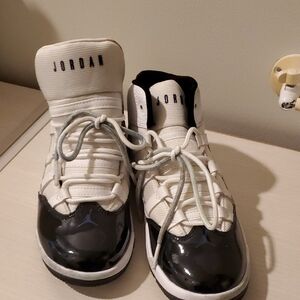 Jordan Kids Shoes - Black and White